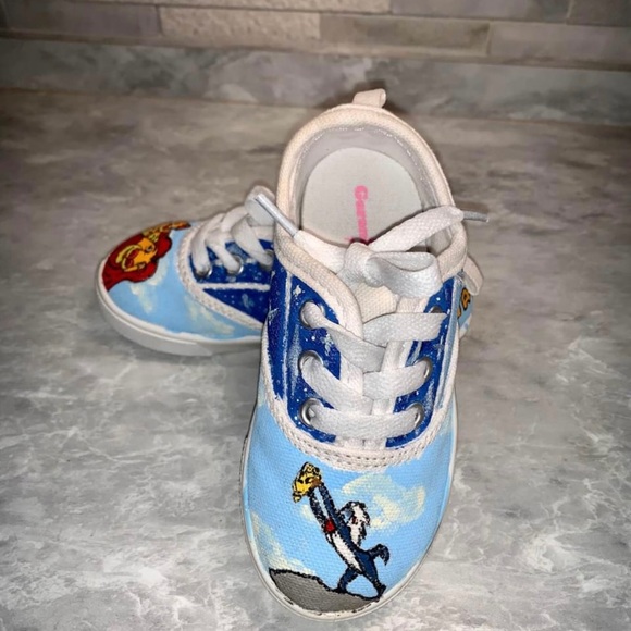 Hand painted Lion king boy or girl shoes. Size 7c - Picture 4 of 7